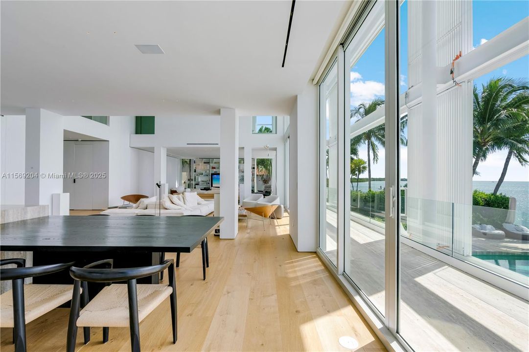 En Renta: $85,000 (6 camas, 6 baños, 8202 Pies cuadrados)