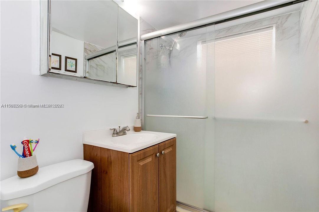 For Sale: $245,000 (2 beds, 1 baths, 510 Square Feet)