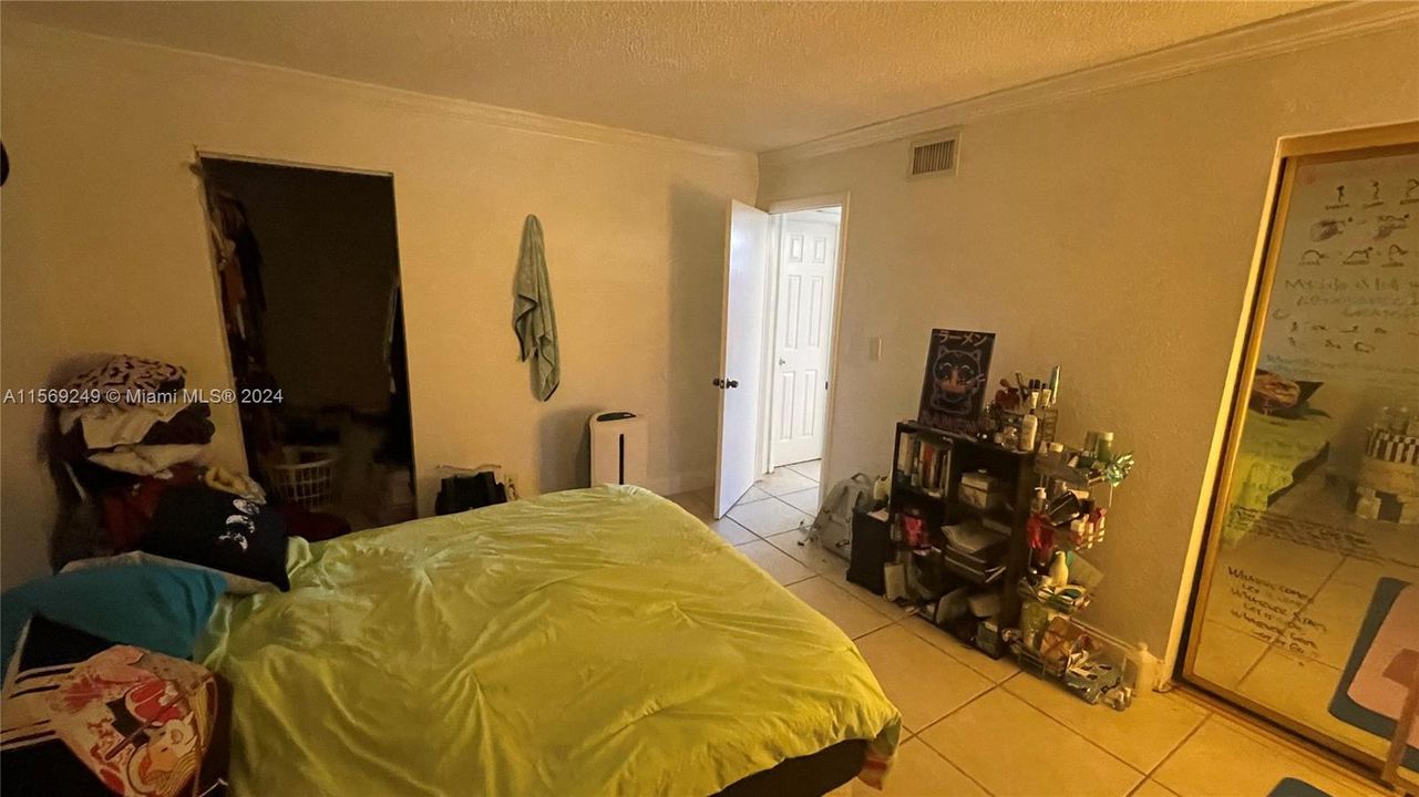 For Sale: $199,000 (2 beds, 1 baths, 1000 Square Feet)