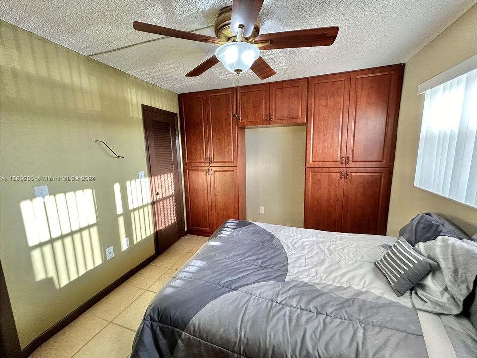 For Sale: $225,000 (2 beds, 2 baths, 850 Square Feet)