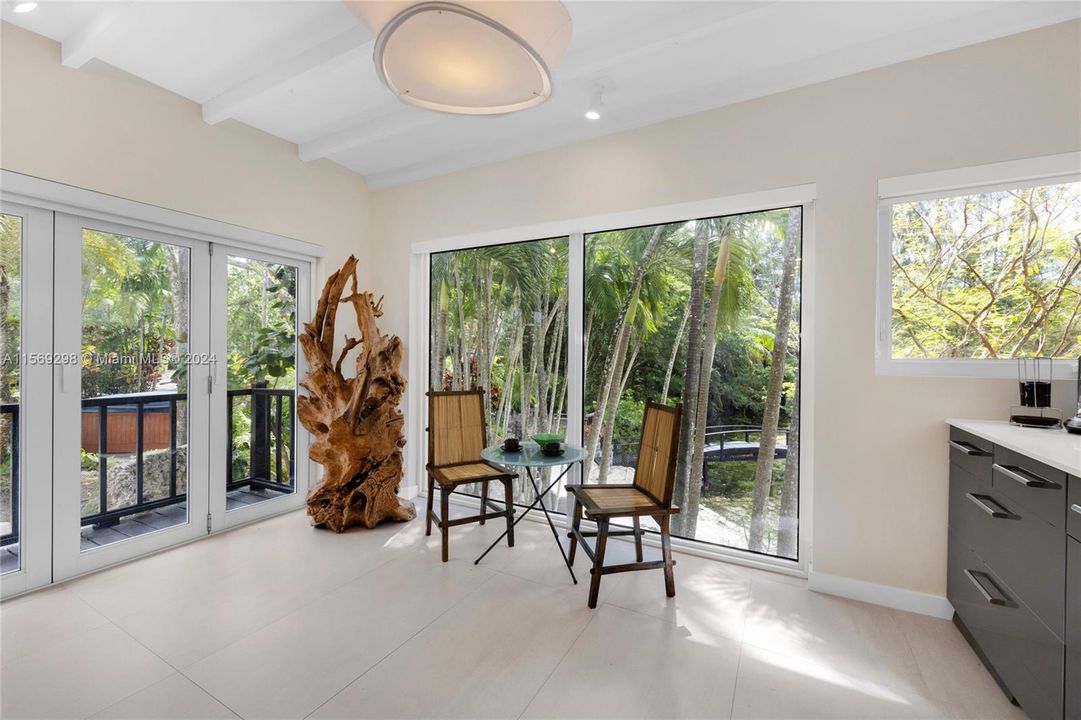 Active With Contract: $1,600,000 (3 beds, 2 baths, 2250 Square Feet)
