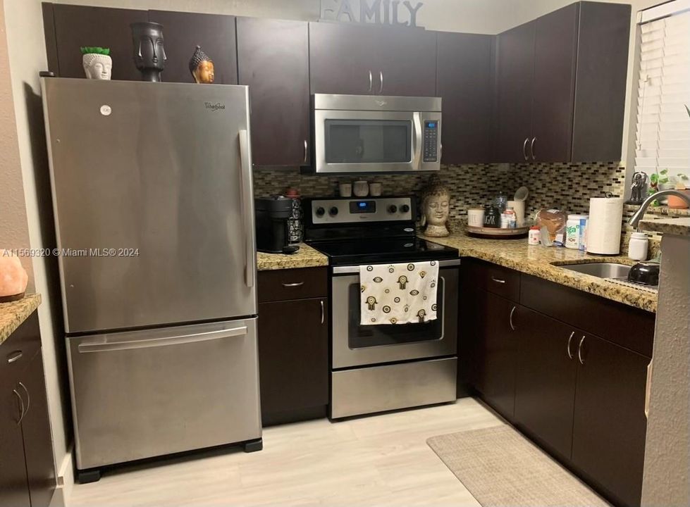 For Sale: $238,000 (1 beds, 1 baths, 623 Square Feet)