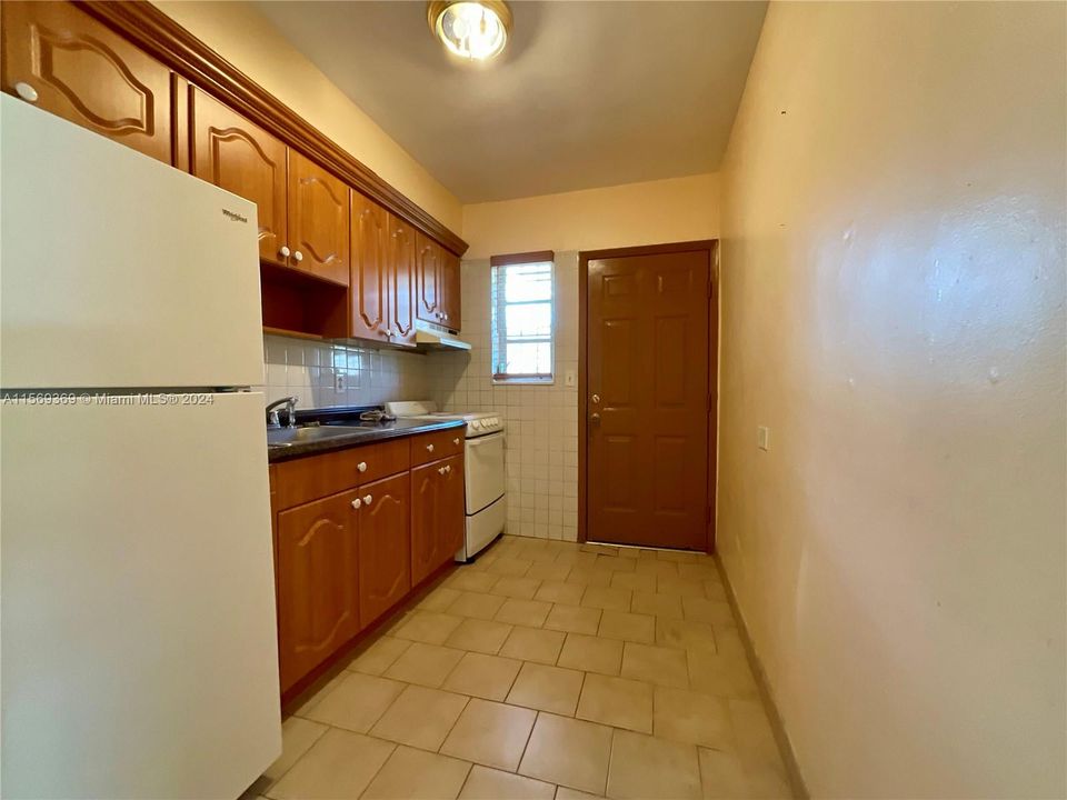For Sale: $900,000 (0 beds, 0 baths, 1084 Square Feet)
