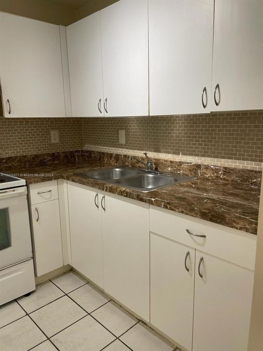 Recently Rented: $2,499 (3 beds, 2 baths, 1203 Square Feet)