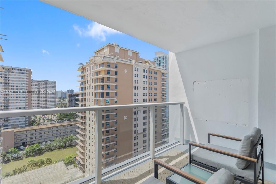 For Sale: $650,000 (2 beds, 2 baths, 1440 Square Feet)
