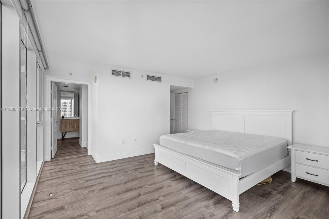 Active With Contract: $795,000 (2 beds, 2 baths, 1367 Square Feet)