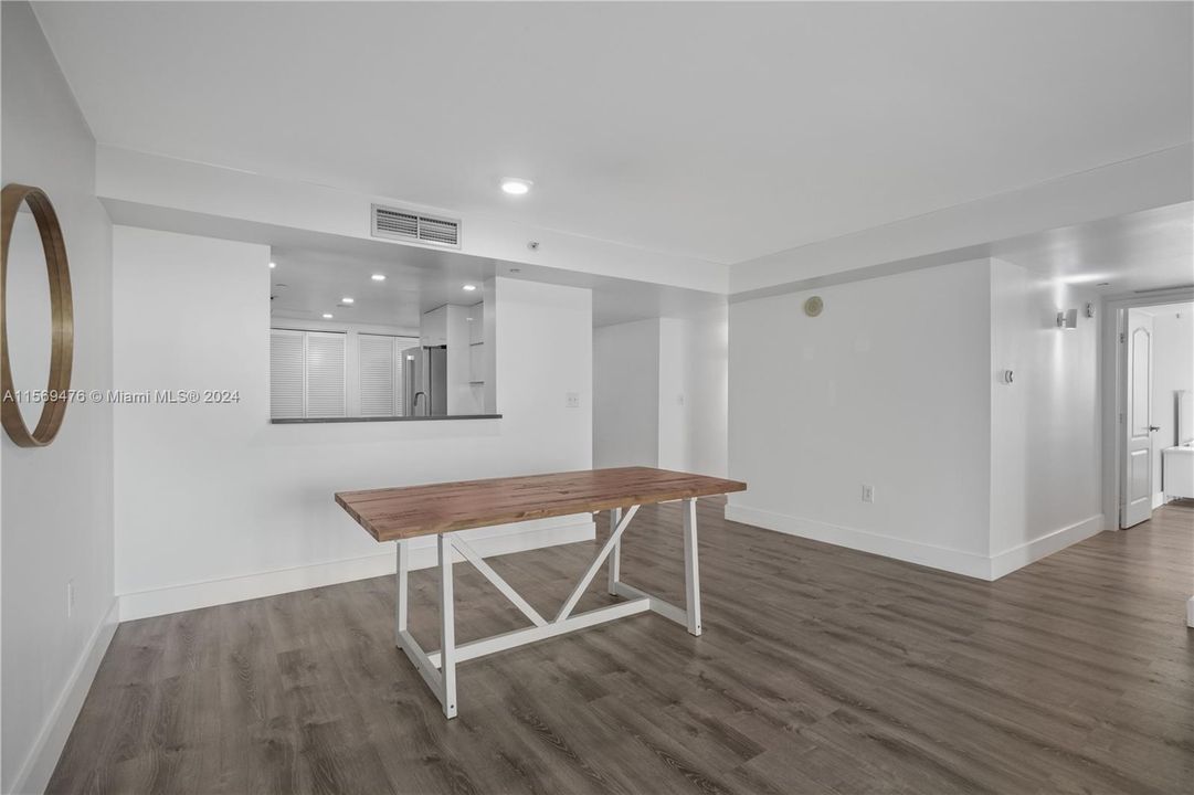 Recently Sold: $795,000 (2 beds, 2 baths, 1367 Square Feet)