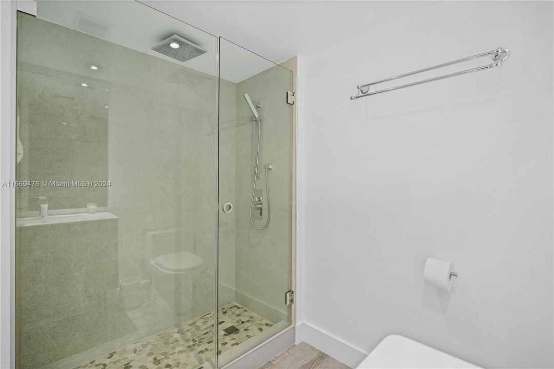 Recently Sold: $795,000 (2 beds, 2 baths, 1367 Square Feet)