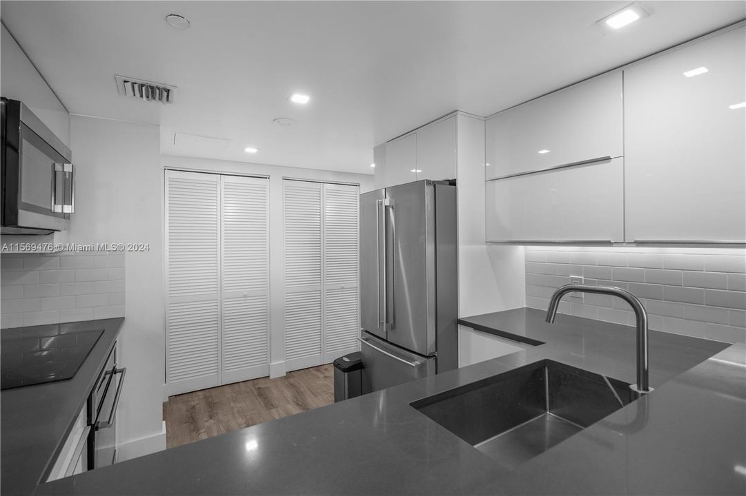 Recently Sold: $795,000 (2 beds, 2 baths, 1367 Square Feet)