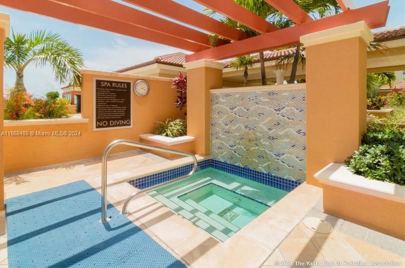 Recently Rented: $4,100 (1 beds, 1 baths, 740 Square Feet)