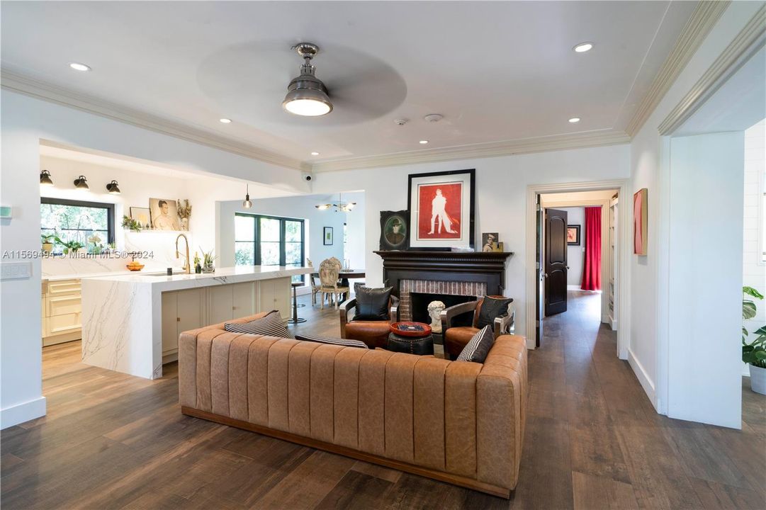 Active With Contract: $2,600,000 (4 beds, 4 baths, 2332 Square Feet)
