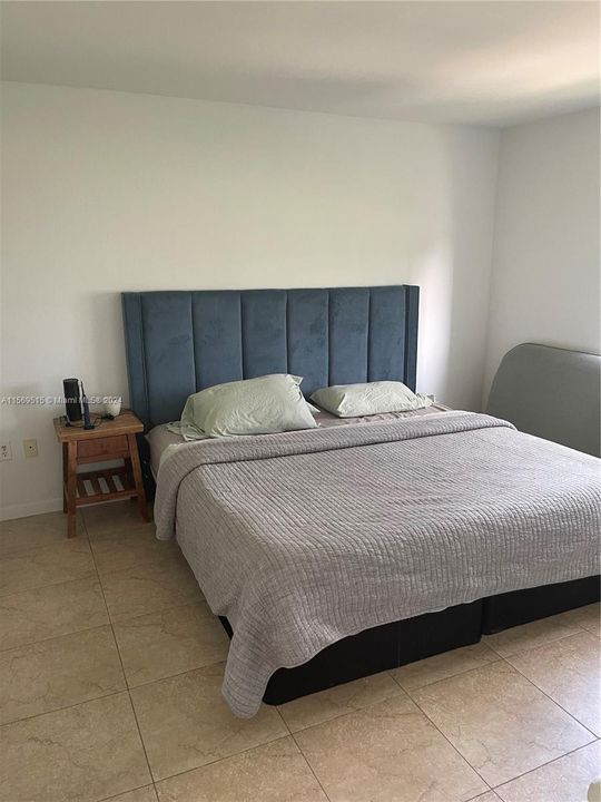 For Rent: $3,800 (2 beds, 2 baths, 990 Square Feet)