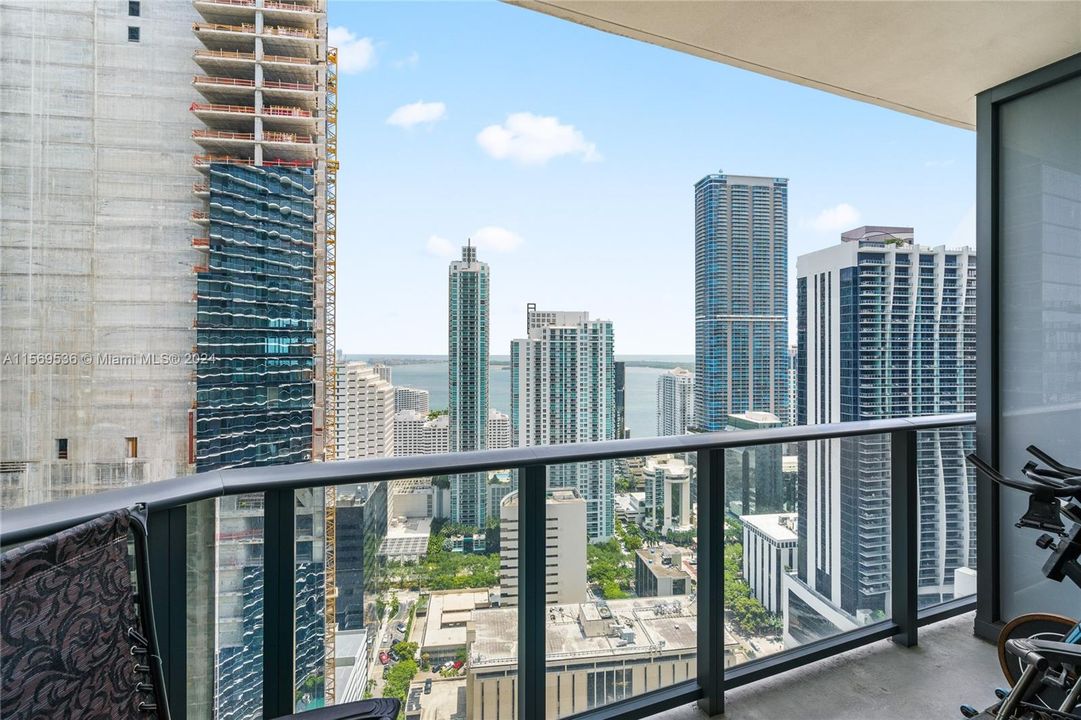 For Sale: $730,000 (1 beds, 2 baths, 792 Square Feet)