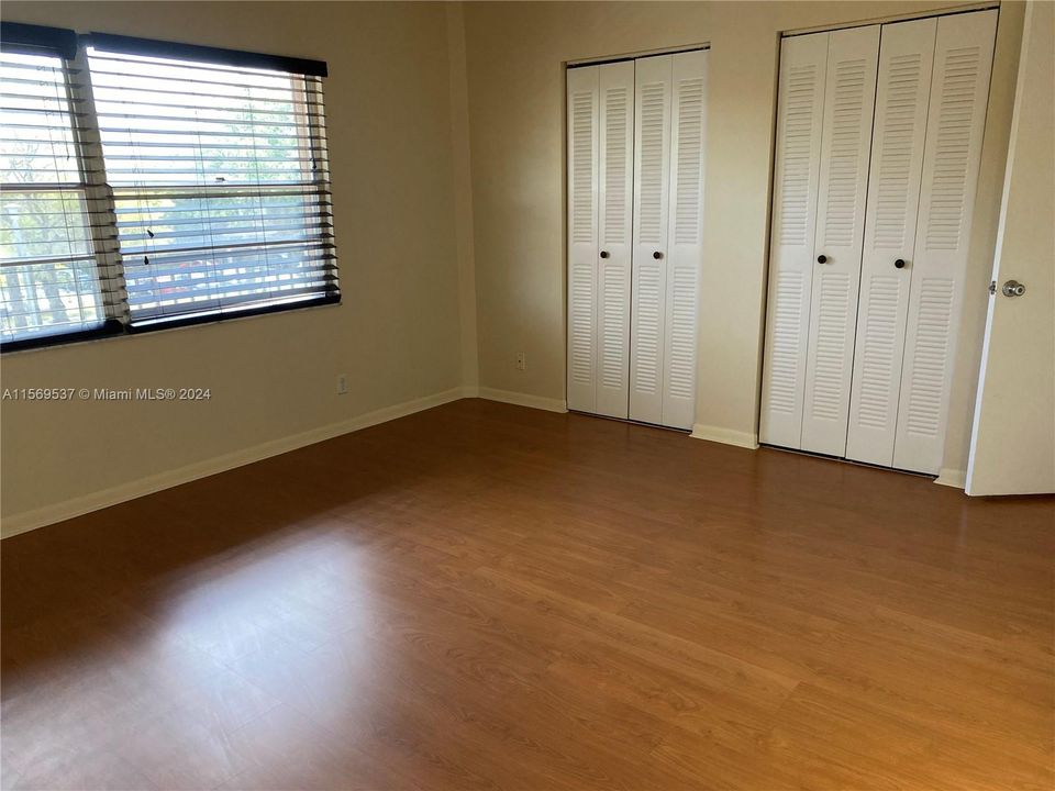 For Rent: $1,790 (1 beds, 1 baths, 1045 Square Feet)