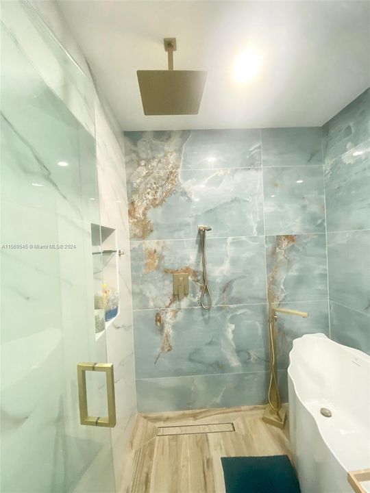 Active With Contract: $4,500 (3 beds, 2 baths, 2304 Square Feet)