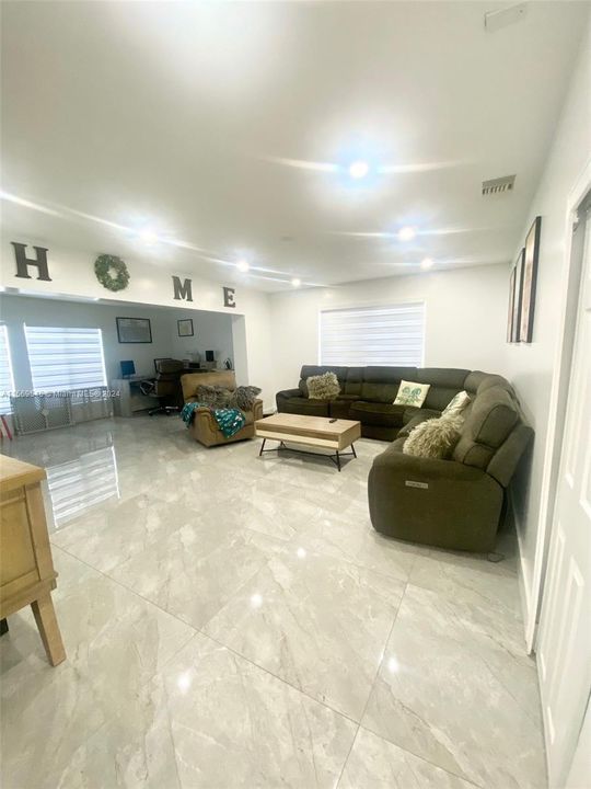 Active With Contract: $4,500 (3 beds, 2 baths, 2304 Square Feet)