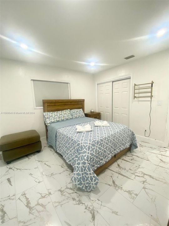 Active With Contract: $4,500 (3 beds, 2 baths, 2304 Square Feet)