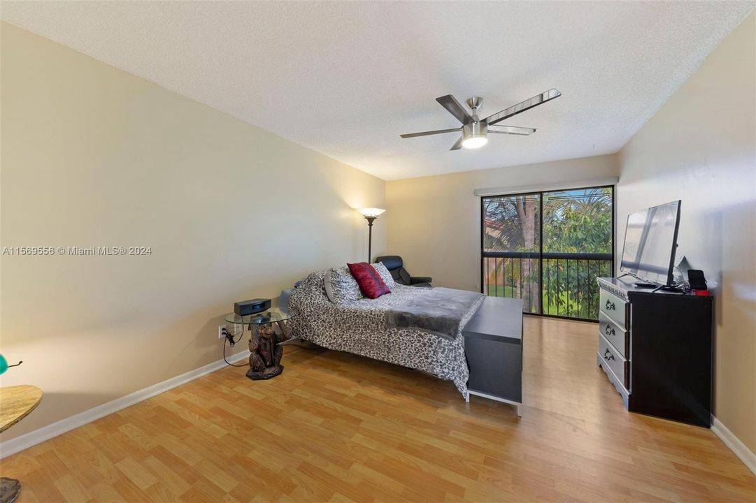 For Sale: $455,000 (3 beds, 2 baths, 1900 Square Feet)