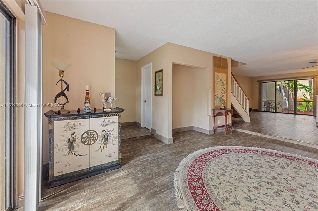 For Sale: $455,000 (3 beds, 2 baths, 1900 Square Feet)