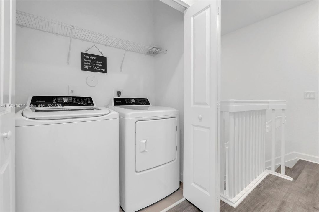 For Sale: $548,000 (3 beds, 2 baths, 1378 Square Feet)