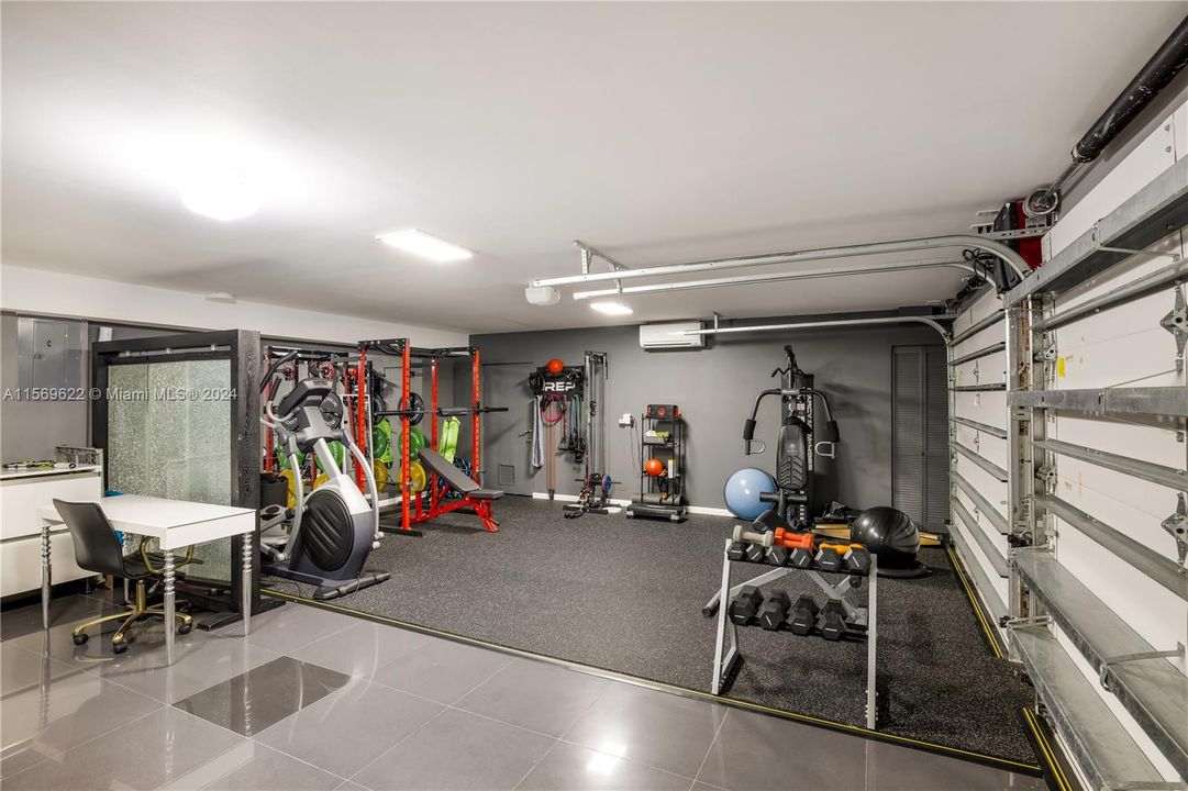 3rd garage space used as gym