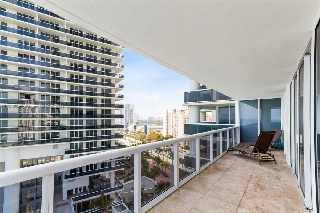 Active With Contract: $8,200 (3 beds, 3 baths, 2078 Square Feet)