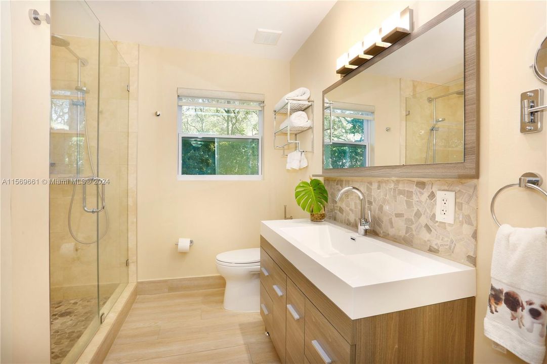 Remodeled hallway bathroom