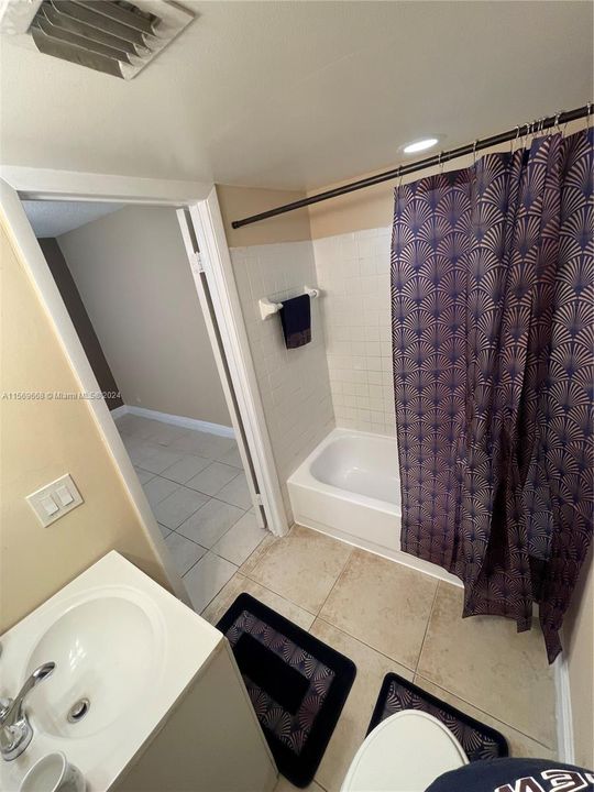 最近租的: $1,990 (2 贝兹, 2 浴室, 1030 平方英尺)