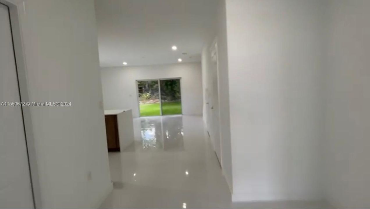 En Venta: $473,000 (3 camas, 2 baños, 1391 Pies cuadrados)