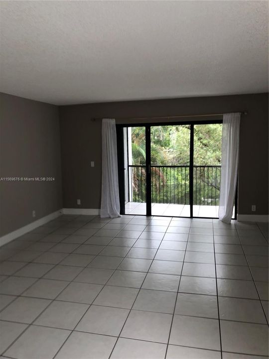 For Sale: $315,000 (2 beds, 2 baths, 1220 Square Feet)