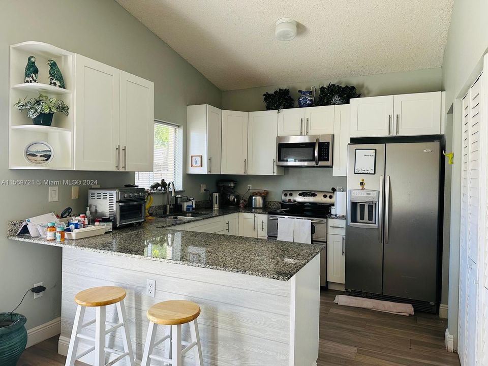 Недавно арендовано: $1,000 (1 спален, 1 ванн, 250 Квадратных фут)