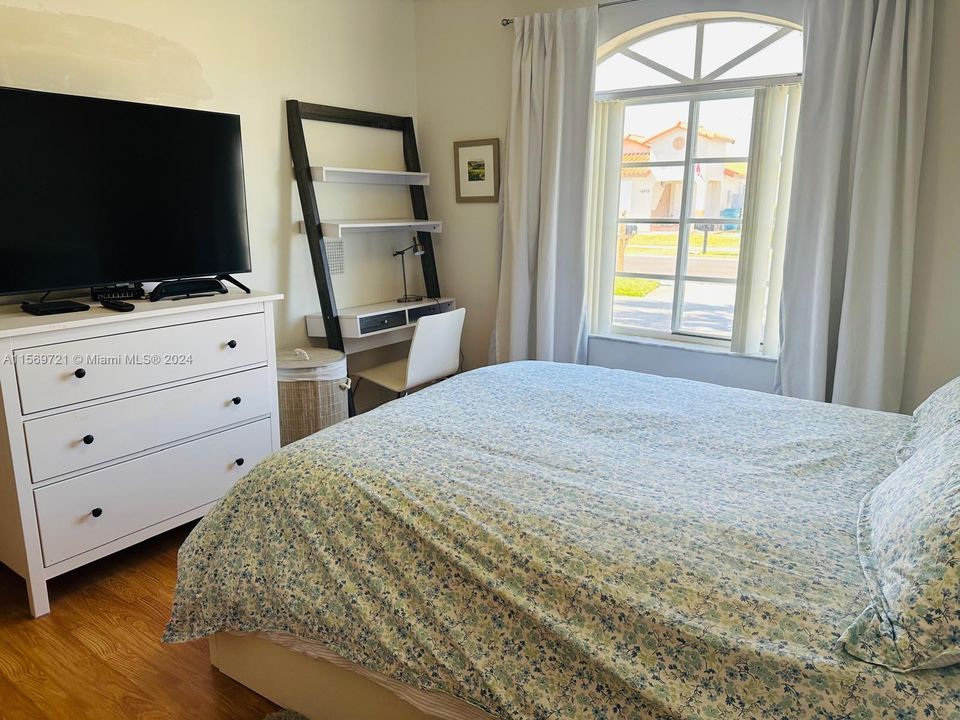 Недавно арендовано: $1,000 (1 спален, 1 ванн, 250 Квадратных фут)