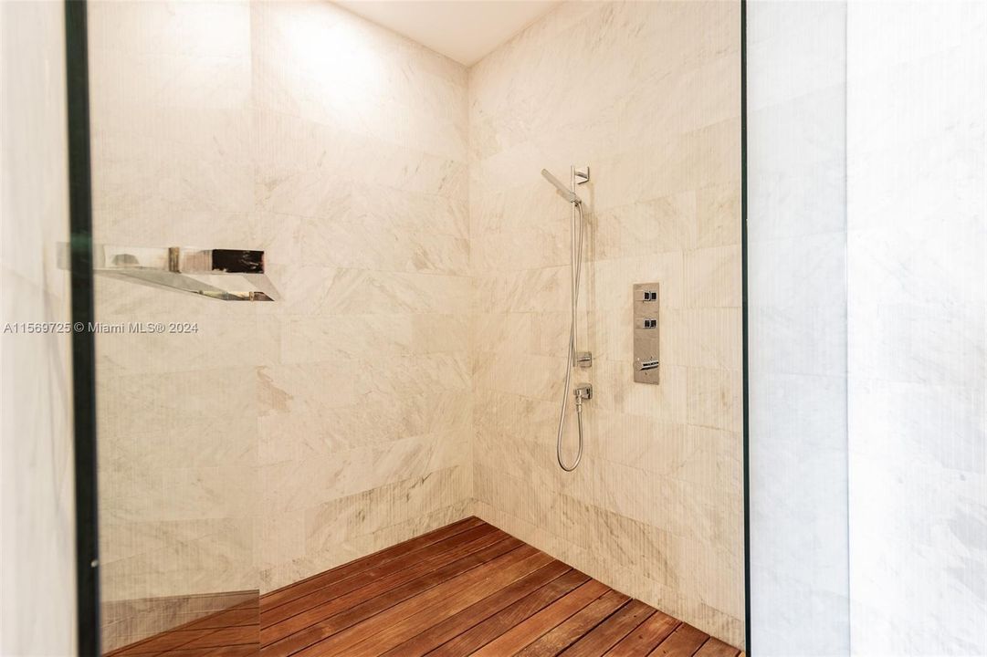 待售: $5,975,000 (3 贝兹, 3 浴室, 2019 平方英尺)