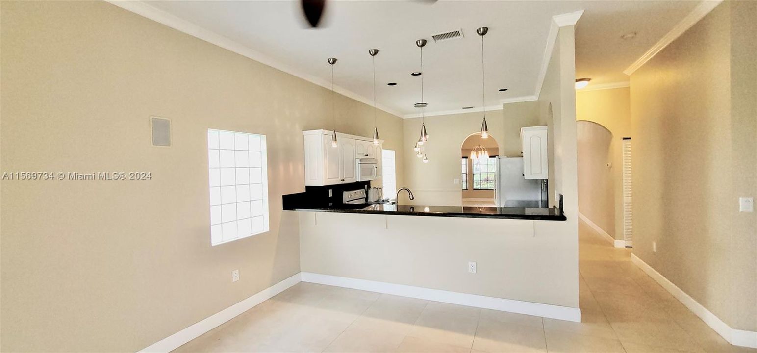 Recently Rented: $5,500 (4 beds, 2 baths, 2115 Square Feet)