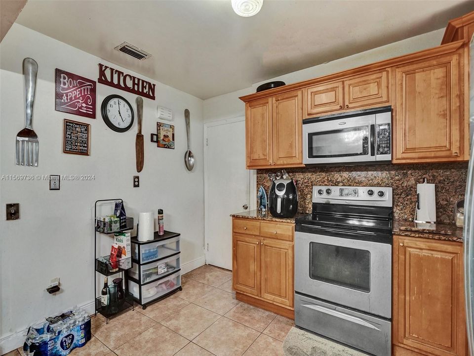 Kitchen updated less than 10 years ago w/ Stainless Steel Appliances & Granite Countertops