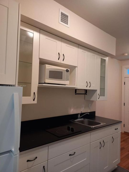 Recently Rented: $1,750 (1 beds, 1 baths, 530 Square Feet)