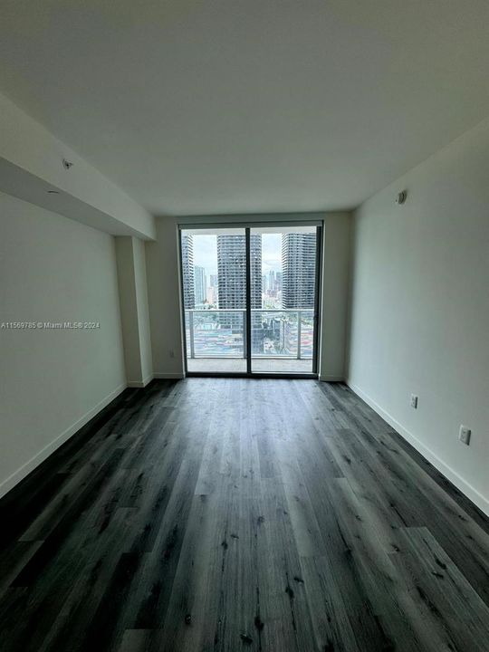For Rent: $3,300 (1 beds, 1 baths, 808 Square Feet)