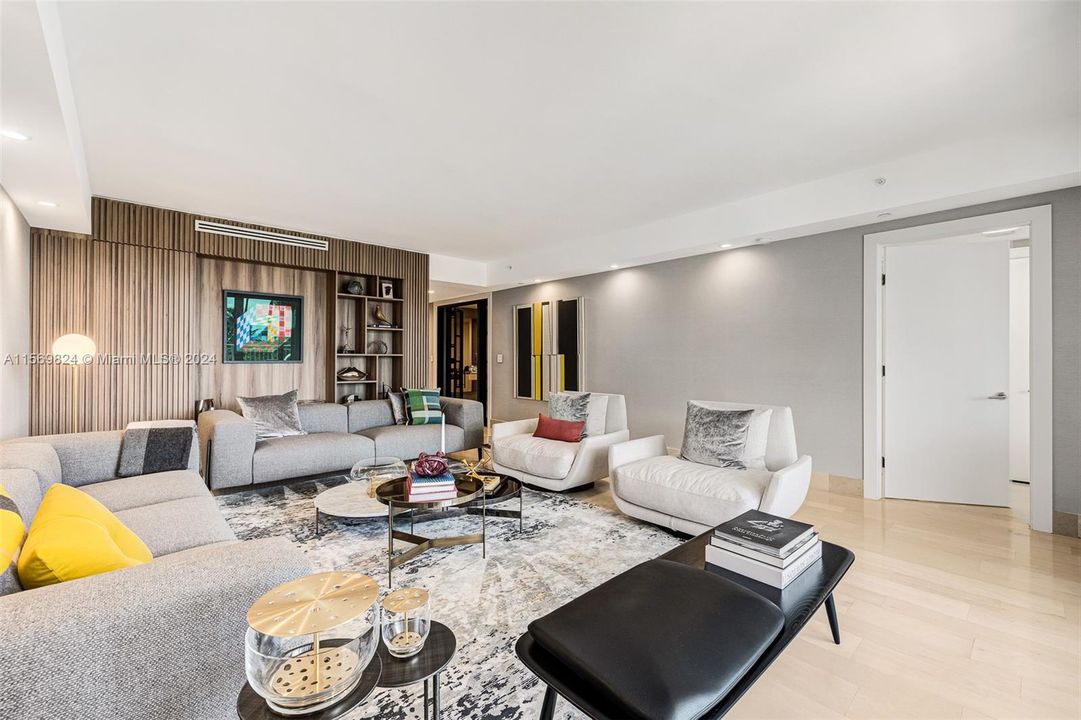 Active With Contract: $5,050,000 (4 beds, 5 baths, 3581 Square Feet)