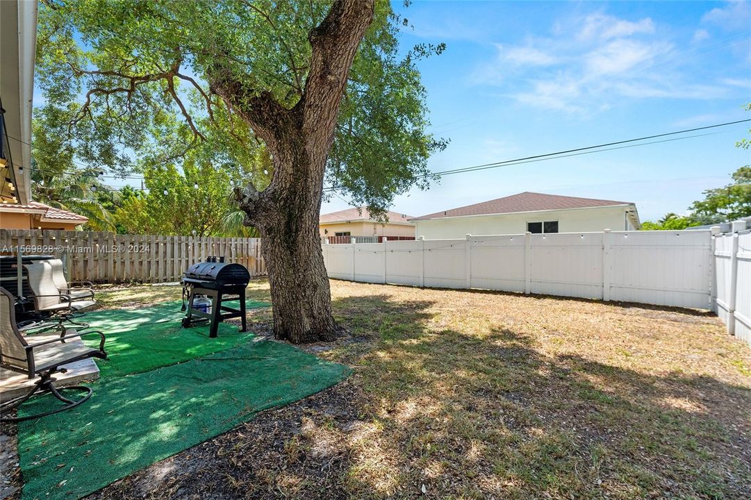 For Sale: $495,000 (3 beds, 2 baths, 1417 Square Feet)