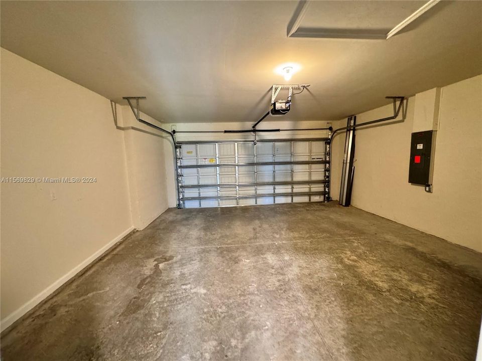 For Rent: $2,600 (3 beds, 2 baths, 0 Square Feet)