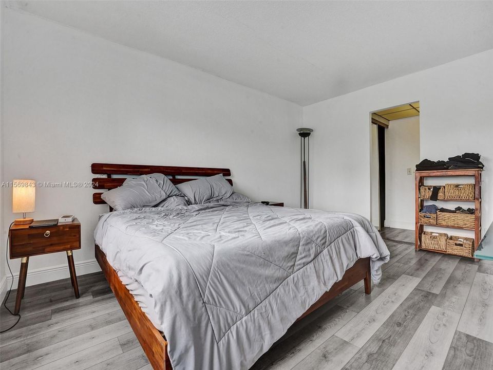 For Sale: $265,000 (1 beds, 1 baths, 850 Square Feet)