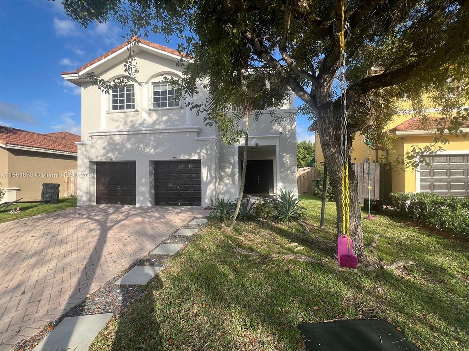 For Sale: $879,000 (4 beds, 3 baths, 2018 Square Feet)