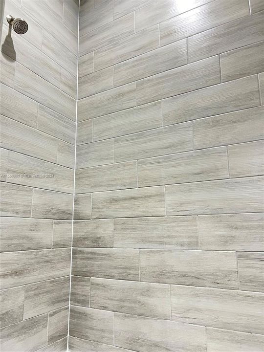 Recently Sold: $315,000 (4 beds, 2 baths, 1439 Square Feet)