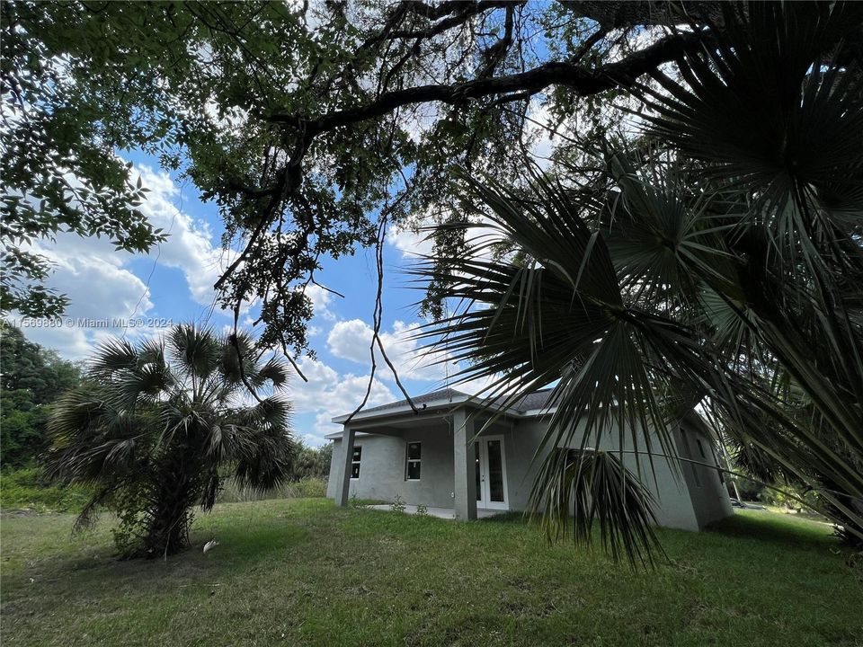 For Sale: $330,000 (4 beds, 2 baths, 1439 Square Feet)