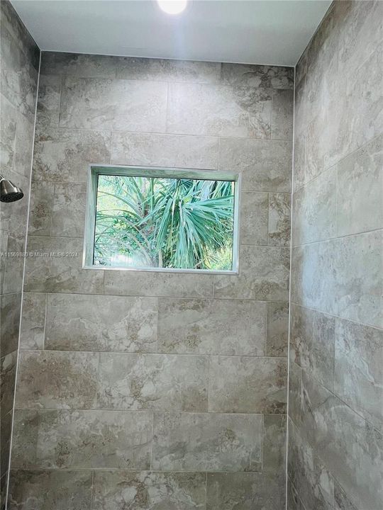 Recently Sold: $315,000 (4 beds, 2 baths, 1439 Square Feet)