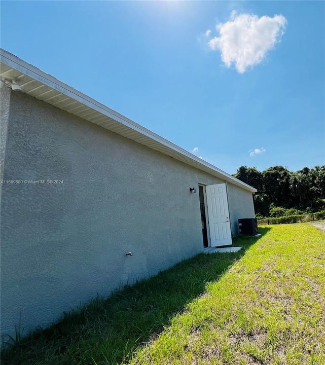 Recently Sold: $315,000 (4 beds, 2 baths, 1439 Square Feet)