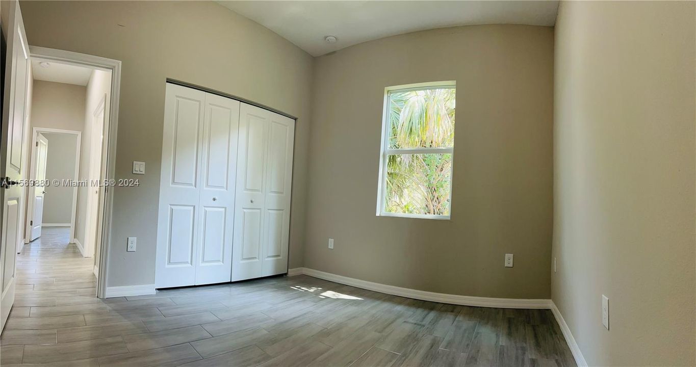 Recently Sold: $315,000 (4 beds, 2 baths, 1439 Square Feet)