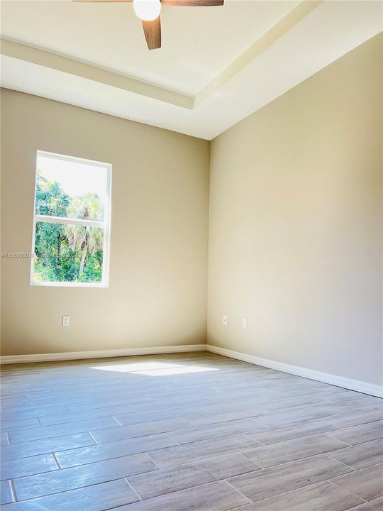 Recently Sold: $315,000 (4 beds, 2 baths, 1439 Square Feet)