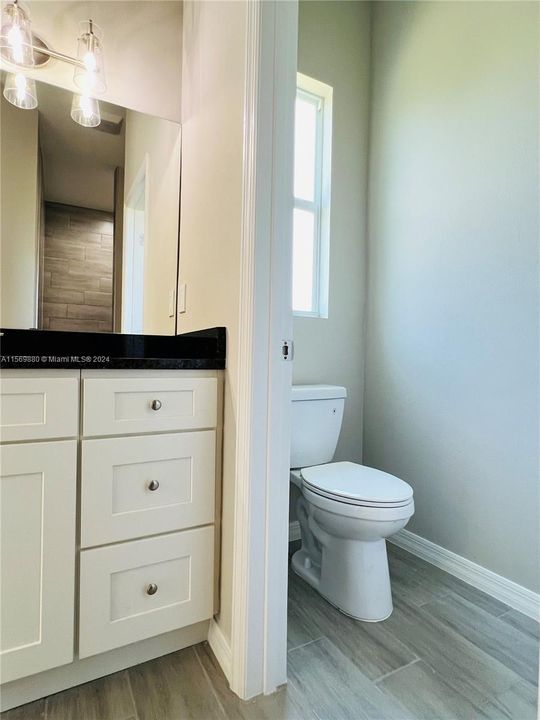 Recently Sold: $315,000 (4 beds, 2 baths, 1439 Square Feet)