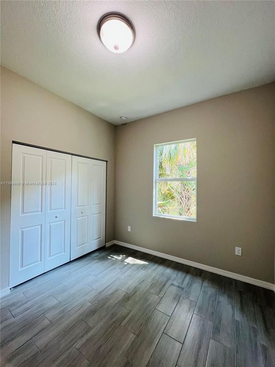 Recently Sold: $315,000 (4 beds, 2 baths, 1439 Square Feet)